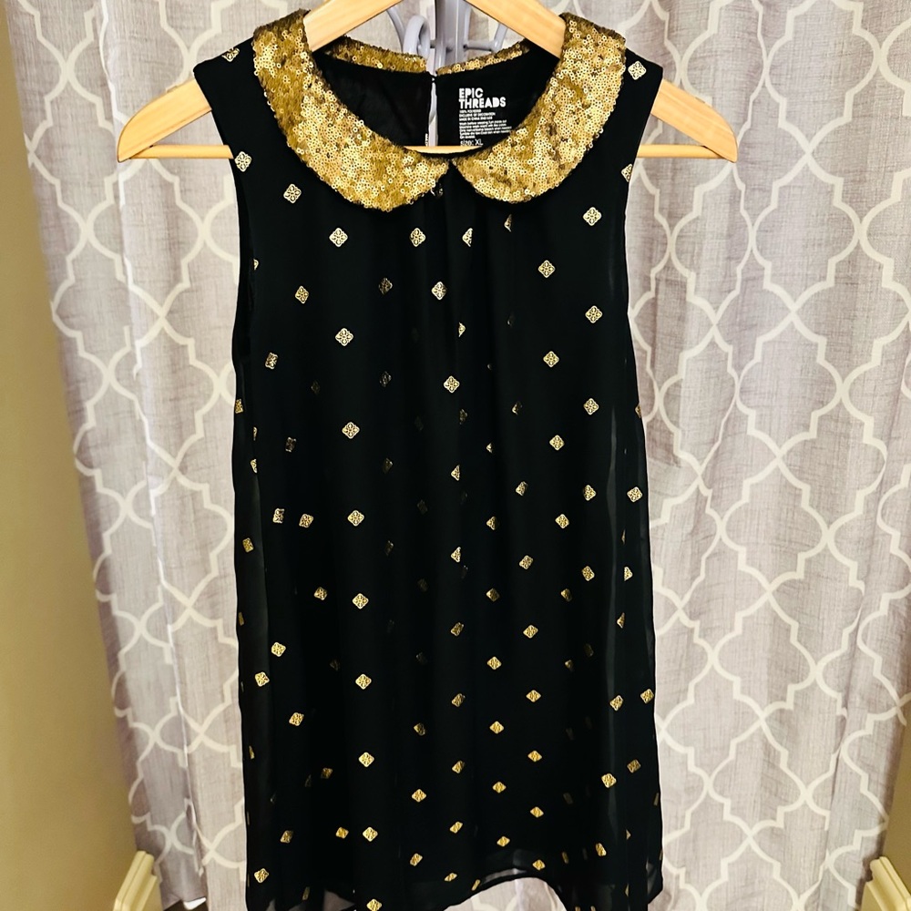 Epic Threads Black and Gold Sheath Top with Peter Pan Collar